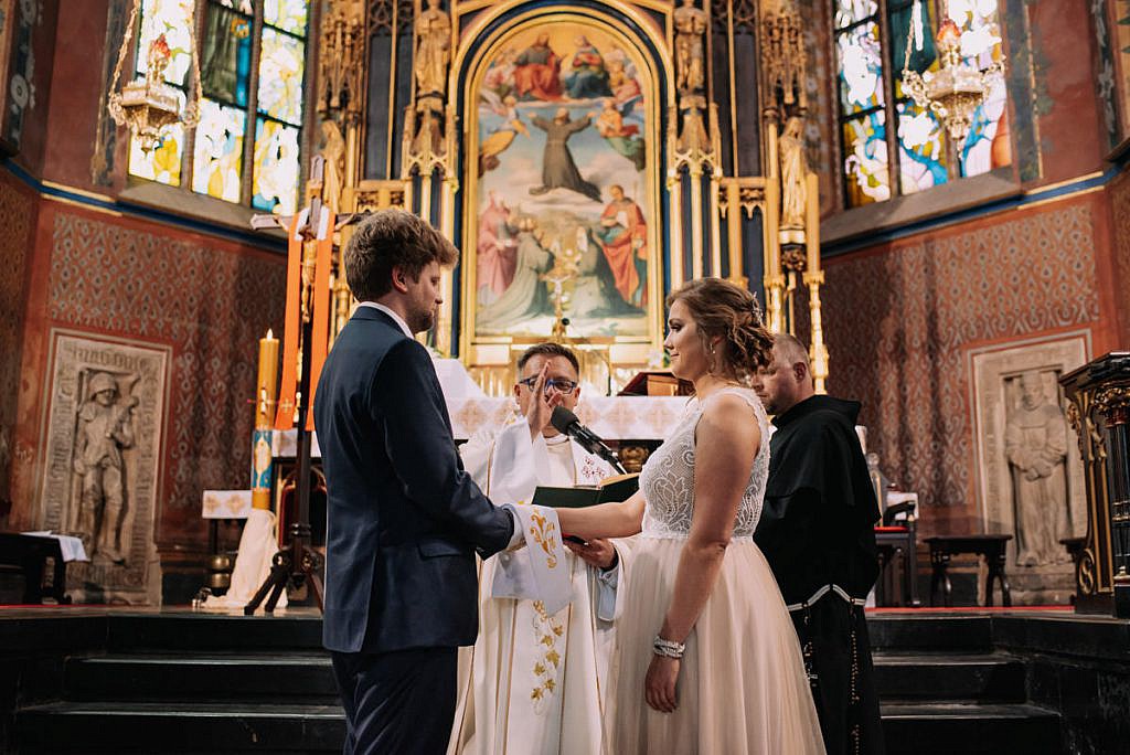 Przysięga małżeńska w Bazylice Franciszkanów w Krakowie